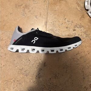 On Running Men's Black and Gray Shoes